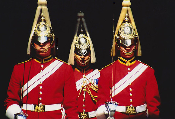 16/10-01: Horse Guards